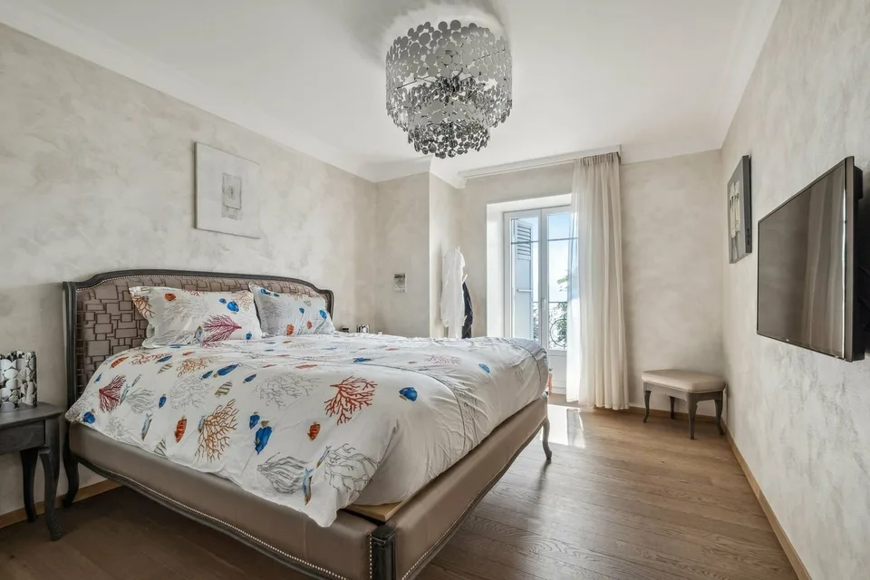 Two steps from the lake! Luxury apartment with a view in the heart of Montreux – photo 6 of 9