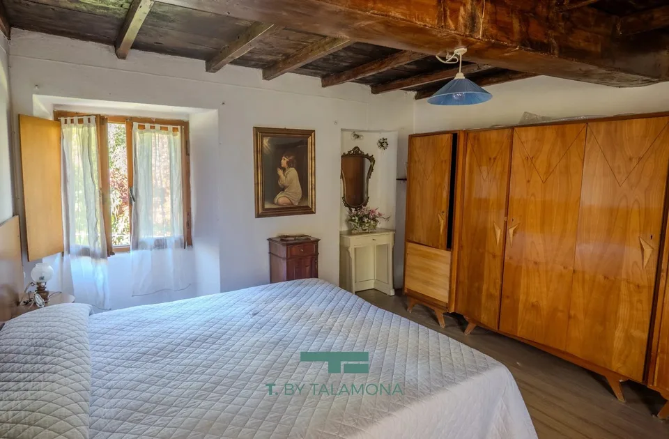 Investissement idéal : propriété sur trois niveaux dans le village historique – photo 8 sur 13