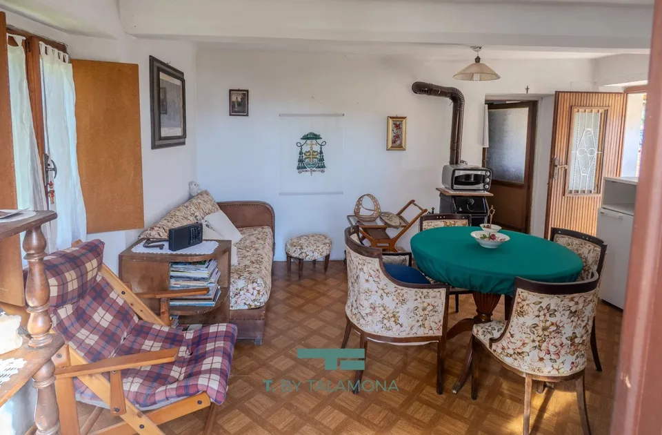 Investissement idéal : propriété sur trois niveaux dans le village historique – photo 6 sur 13
