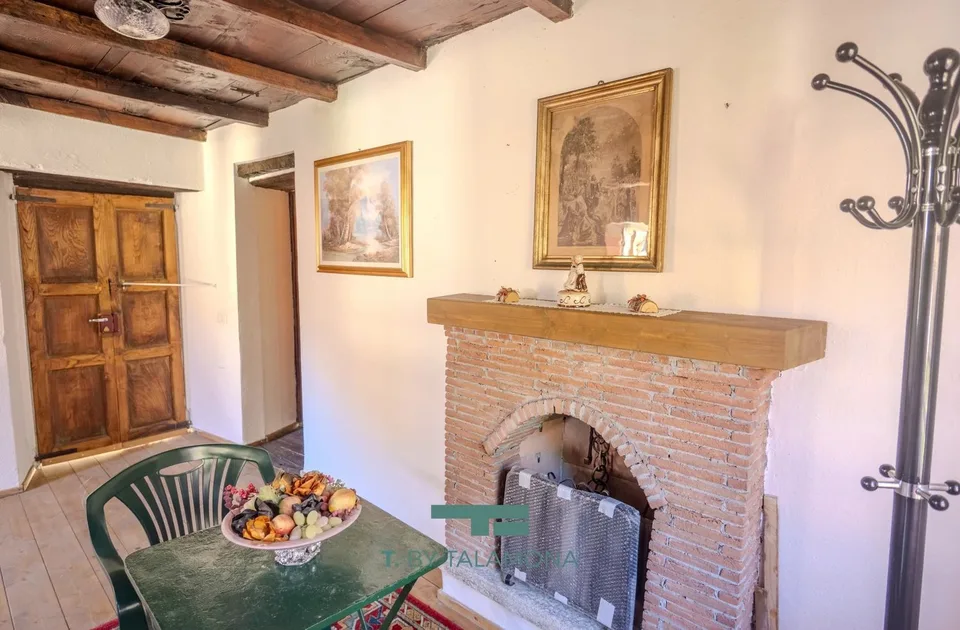 Investissement idéal : propriété sur trois niveaux dans le village historique – photo 11 sur 13