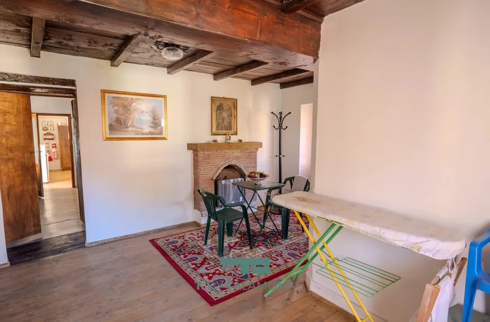 Investissement idéal : propriété sur trois niveaux dans le village historique – photo 10 sur 13