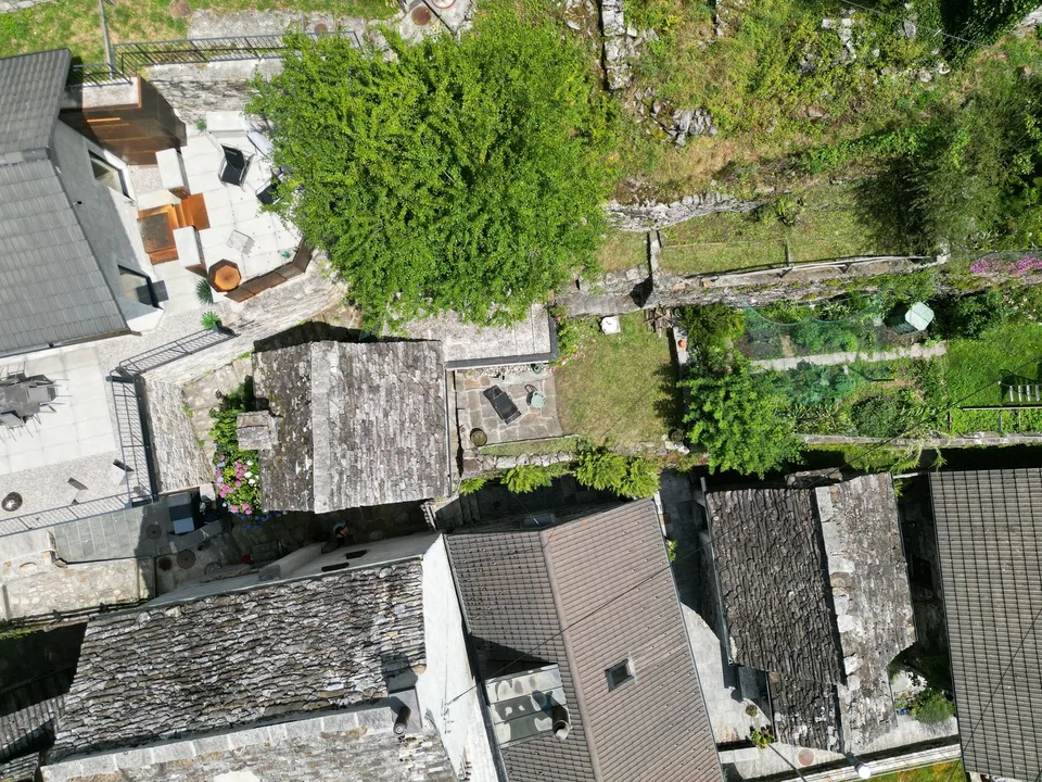 Rustikal und authentisch, über der Römischen Brücke Ein kleines, charmantes Häuschen im Verzascatal – Foto 10 von 10