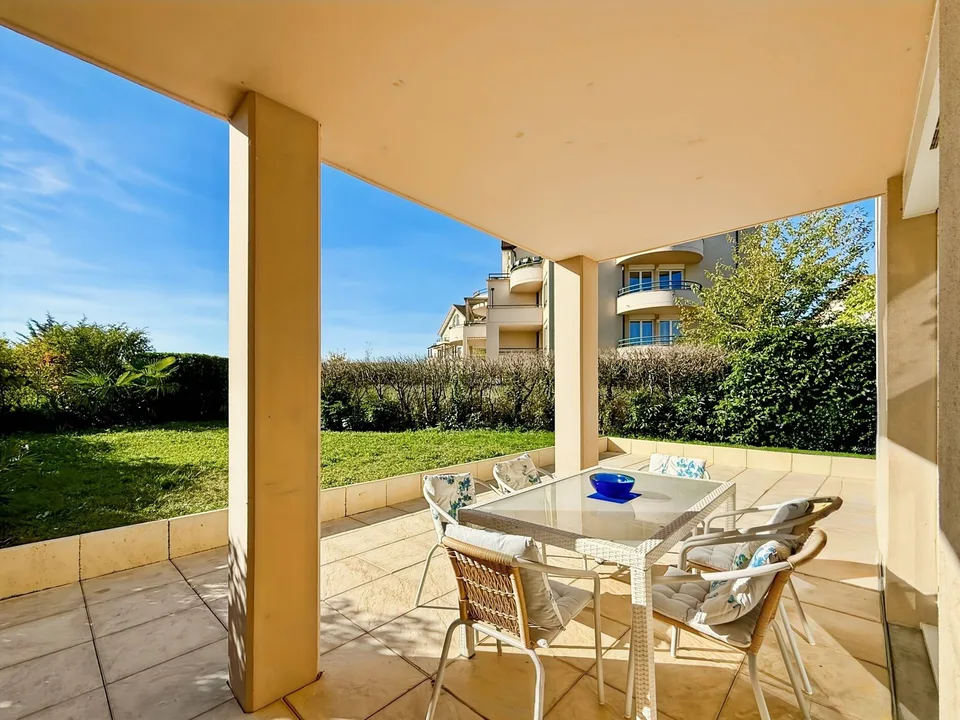 Appartement mit Terrasse von 3,5 Zimmern in Divonne-les-Bains – 91m2 - Terrasse, Garten, Keller, Garage