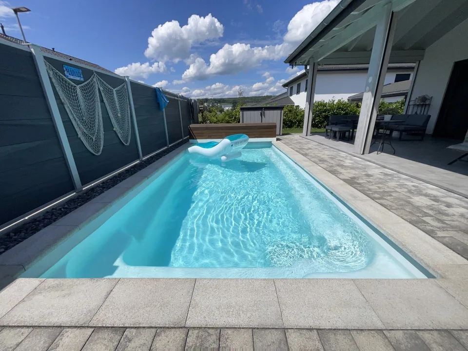 Ampio e luminoso Modern Luxury Bungalow nel verde