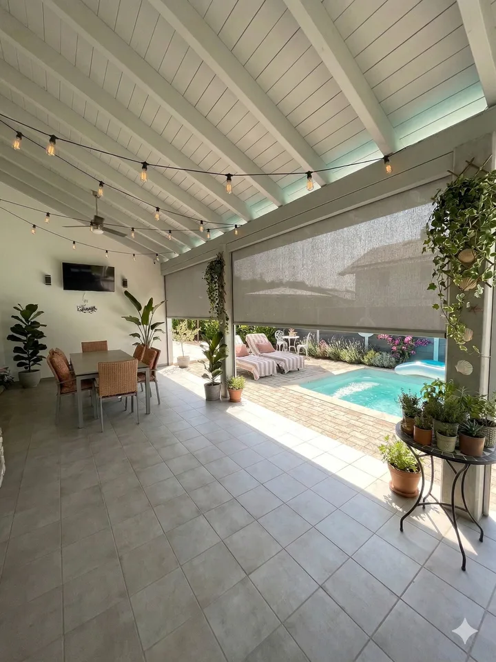 Ampio e luminoso Modern Luxury Bungalow nel verde
