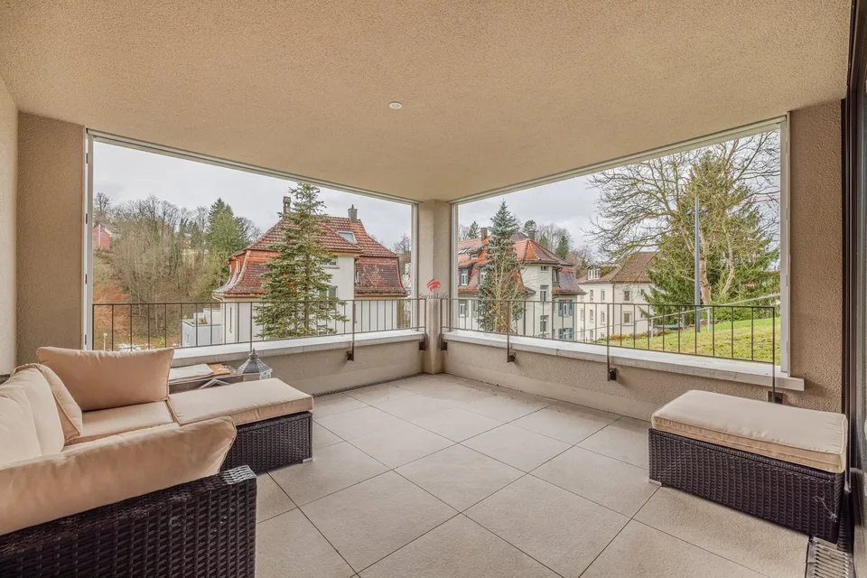 Stilvolle Erdgeschosswohnung mit grosszügiger Loggia