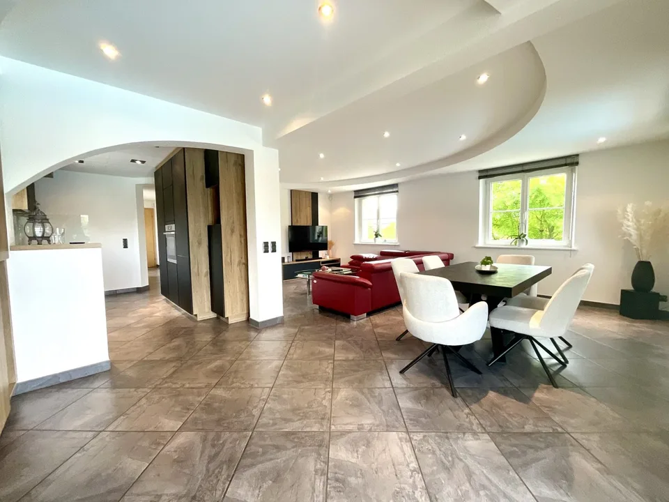 Maison unifamiliale de 7 pièces avec piscine à Feldbach