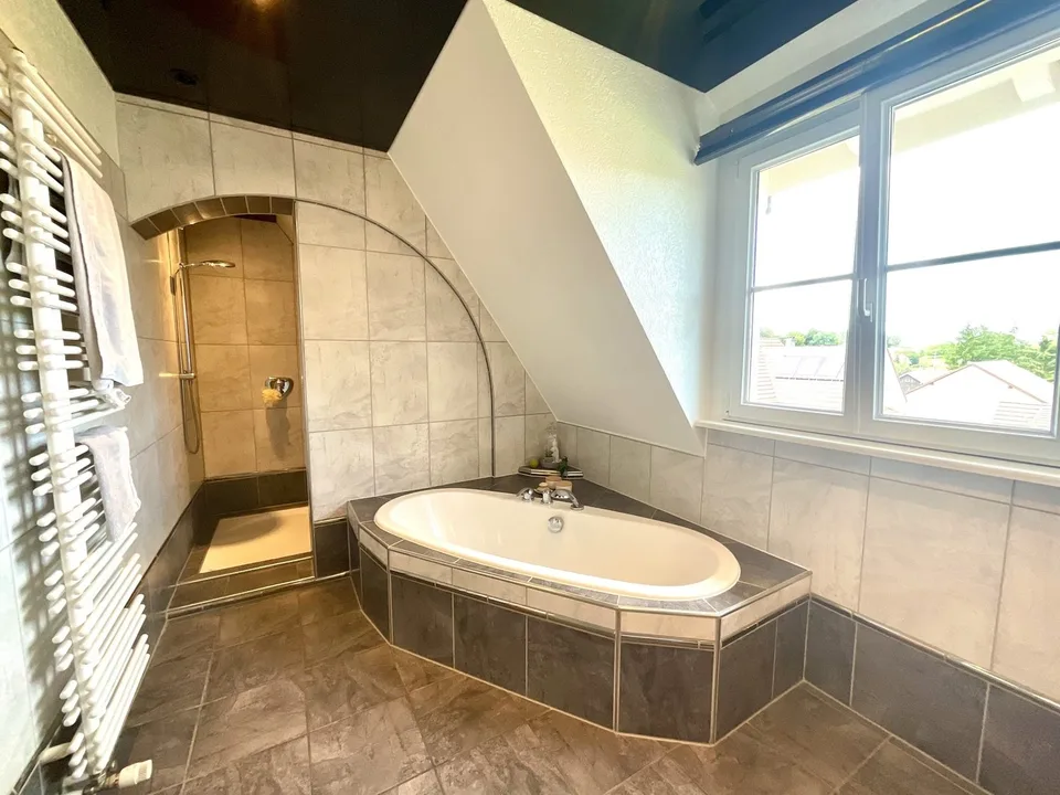 7-Zimmer-Einfamilienhaus mit Pool in Feldbach – Foto 8 von 25