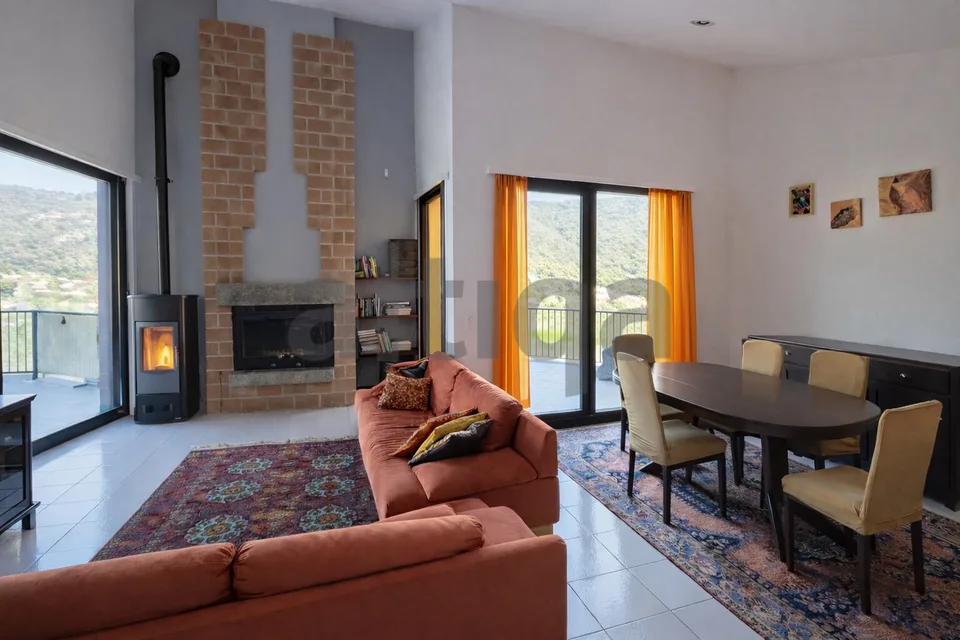 VILLA AVEC VUE SUR LAC - RÉSIDENCE SECONDARIQUE – photo 17 sur 19