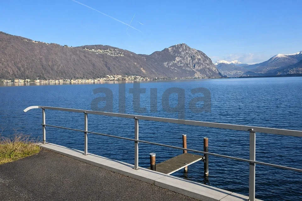 VILLA CON VISTA LAGO - RESIDENZA SECONDARIA