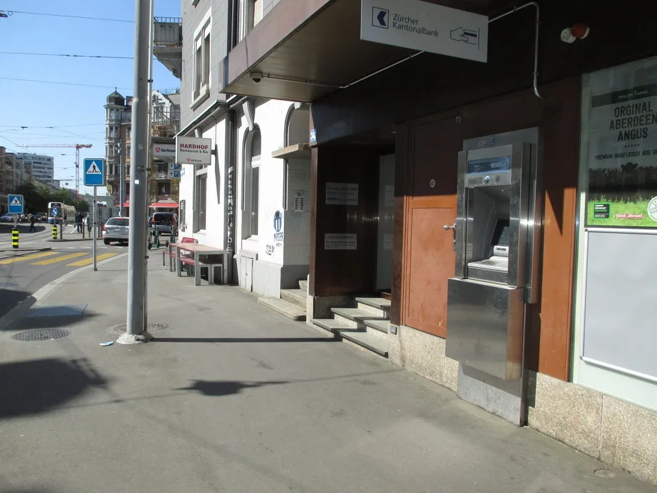 Ihr neuer Bancomaten-Standort am Albisriederplatz in Zürich