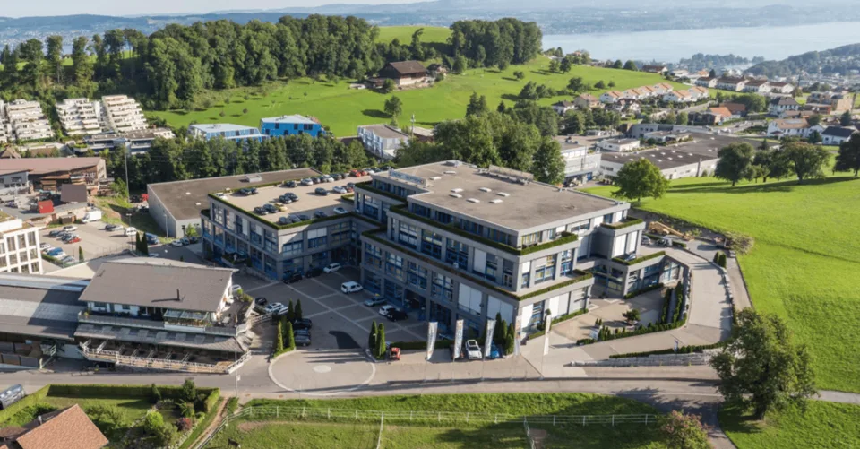 Grosszügiges Kleinbüro mit Blick ins Grüne