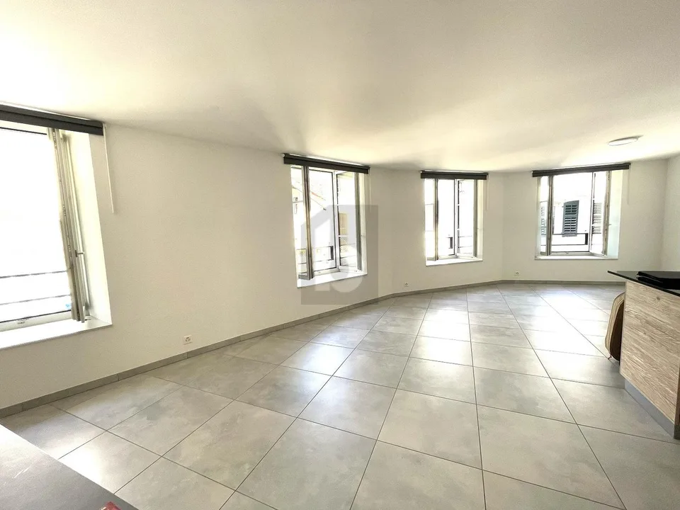Charmanter und praktischer Apartment, nur zwei Schritte von allem entfernt
