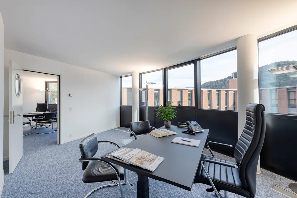 Hier ist Ihr möbliertes Büro mit Sekretariatsdienstleistungen im WTC Lugano und Sie sind sofort operativ.