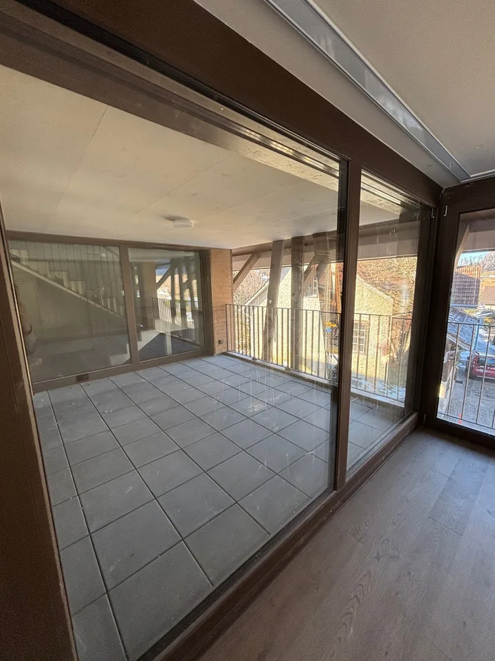 Moderne Neubau 4.5-Zimmer-Maisonette-Wohnung in naturnaher Lage