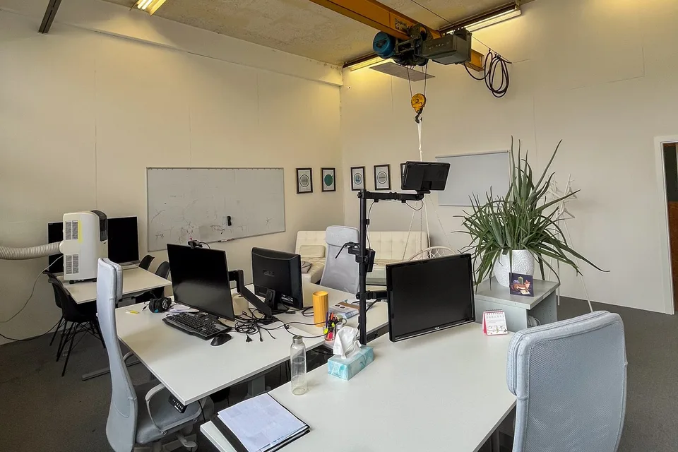 Charmant bureau dans une ancienne halle d'usine