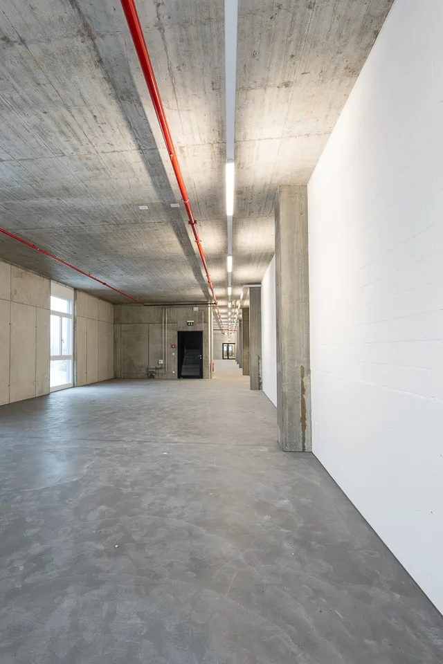 333 m2 di spazi per uffici (piani intermedi)