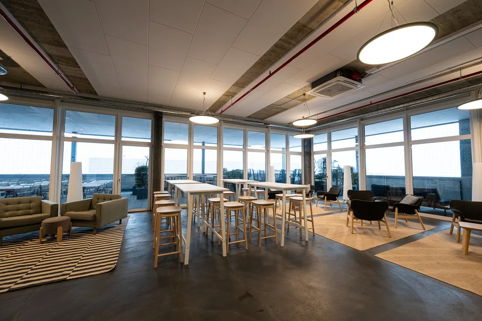 333 m2 Büroflächen (Zwischengeschosse) – Foto 8 von 8