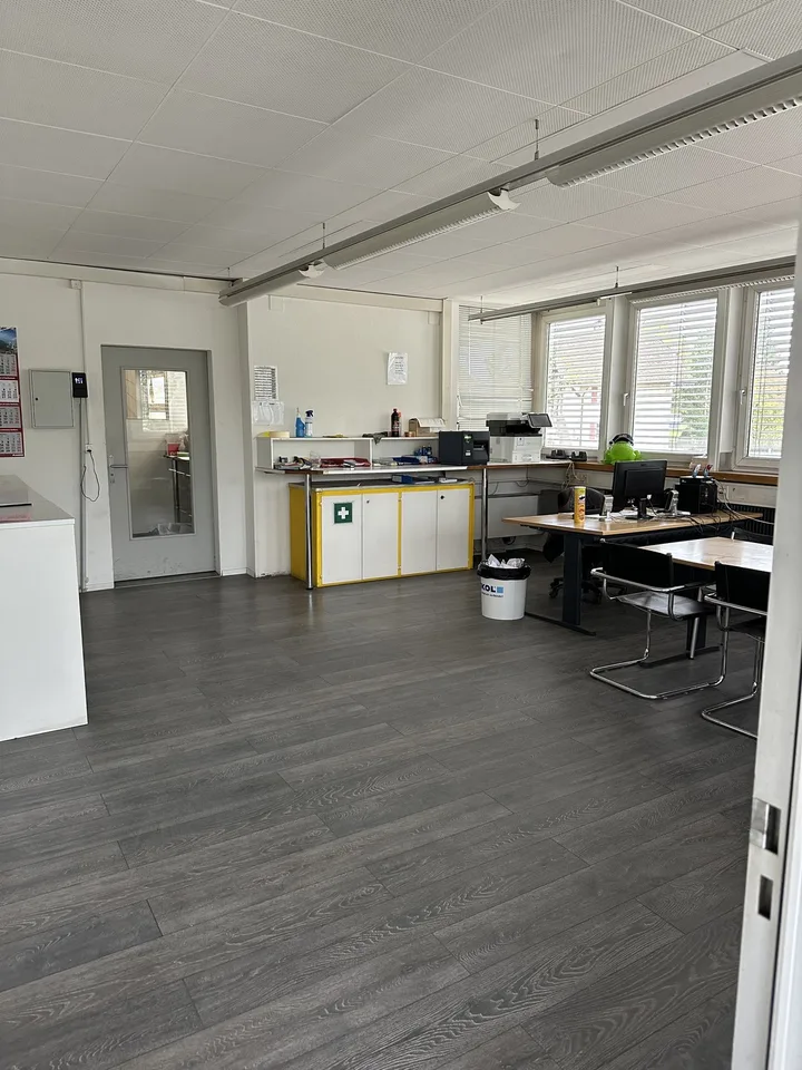 Vielseitig nutzbares Lager- und Gewerbegebäude zur Zwischennutzung in Muri (BE) – Foto 12 von 12