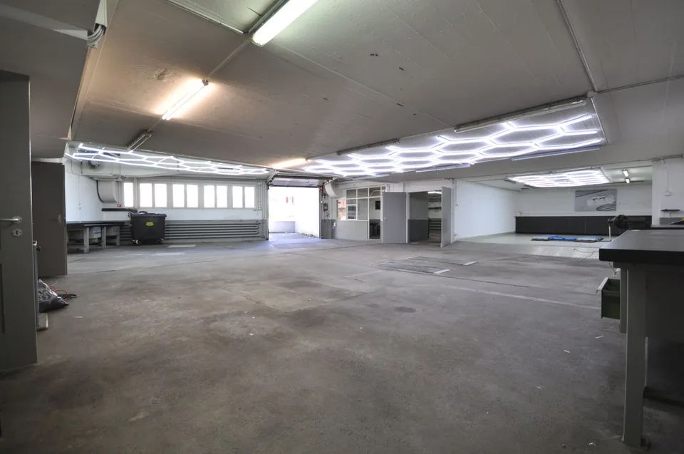 Limitato fino al 30.09.2027: Officina meccanica ristrutturata in posizione ideale