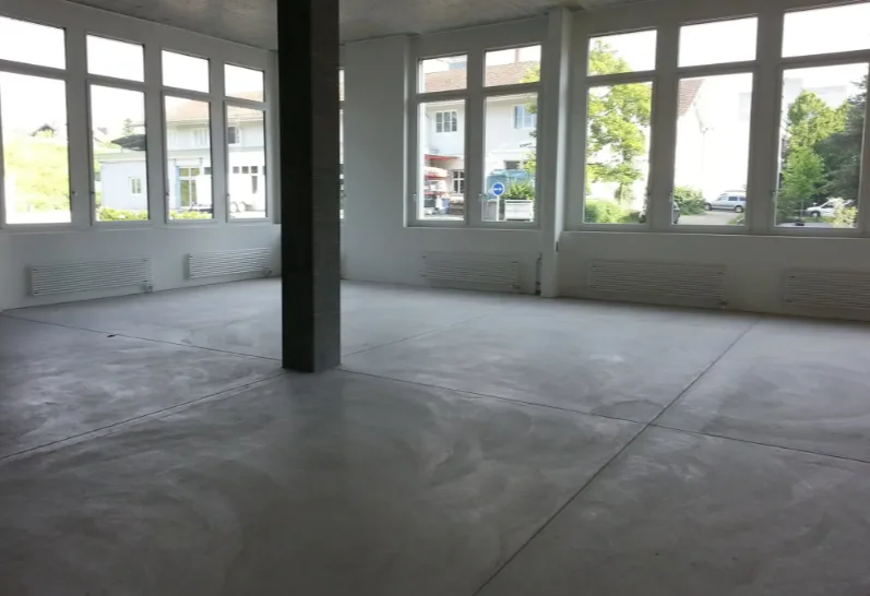 Modern commercial spaces with 4.57 m ceiling height