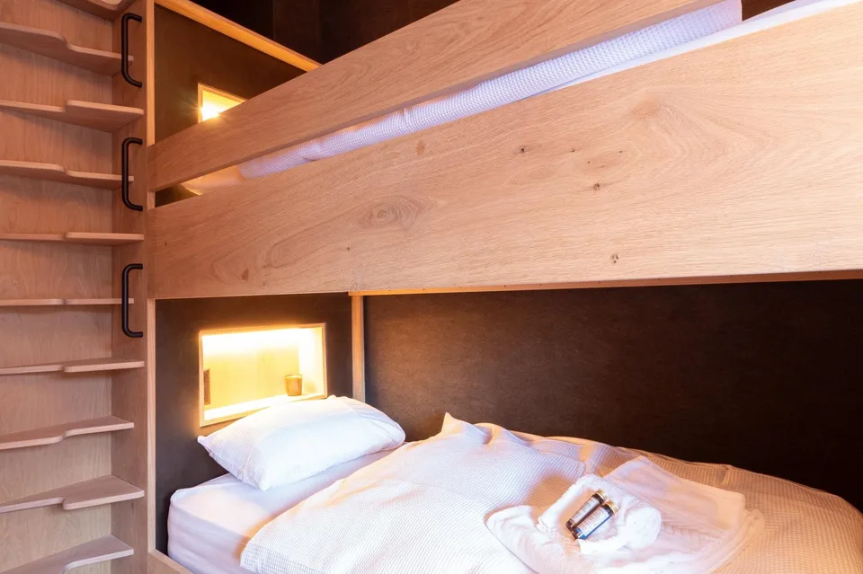 LOCATION SAISONNIÈRE: Duplex-Wohnung mit 4 Schlafzimmern und 3 Badezimmern, zentral in Verbier gelegen, mit großem Panoramabalkon und atemberaubendem Blick auf die Berge. – Foto 13 von 13