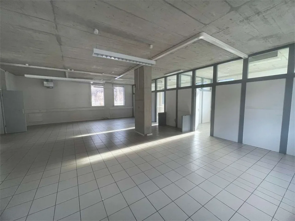 Espace commercial/bureaux de 4 pièces à louer - Mezzovico