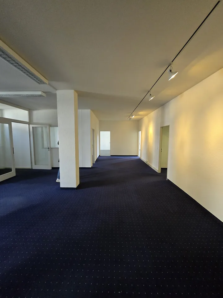 3-Monate Mietfreiezeit - Vielseitige Büro-/Praxisfläche