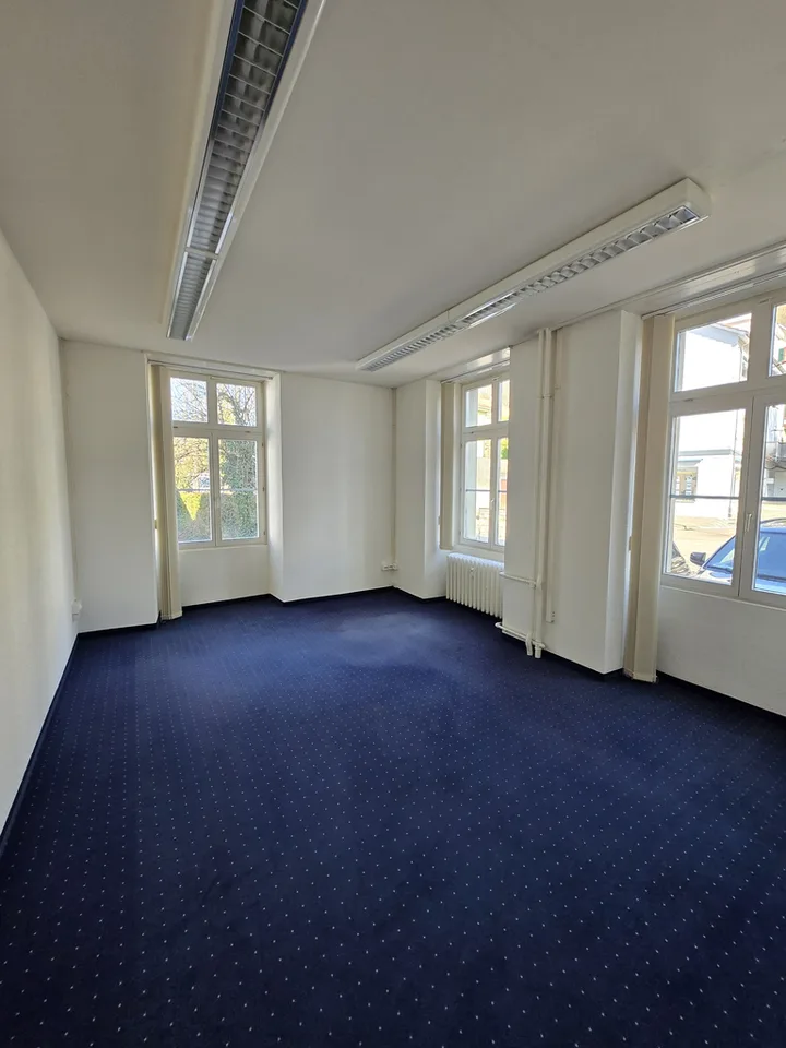 3-Monate Mietfreiezeit - Vielseitige Büro-/Praxisfläche