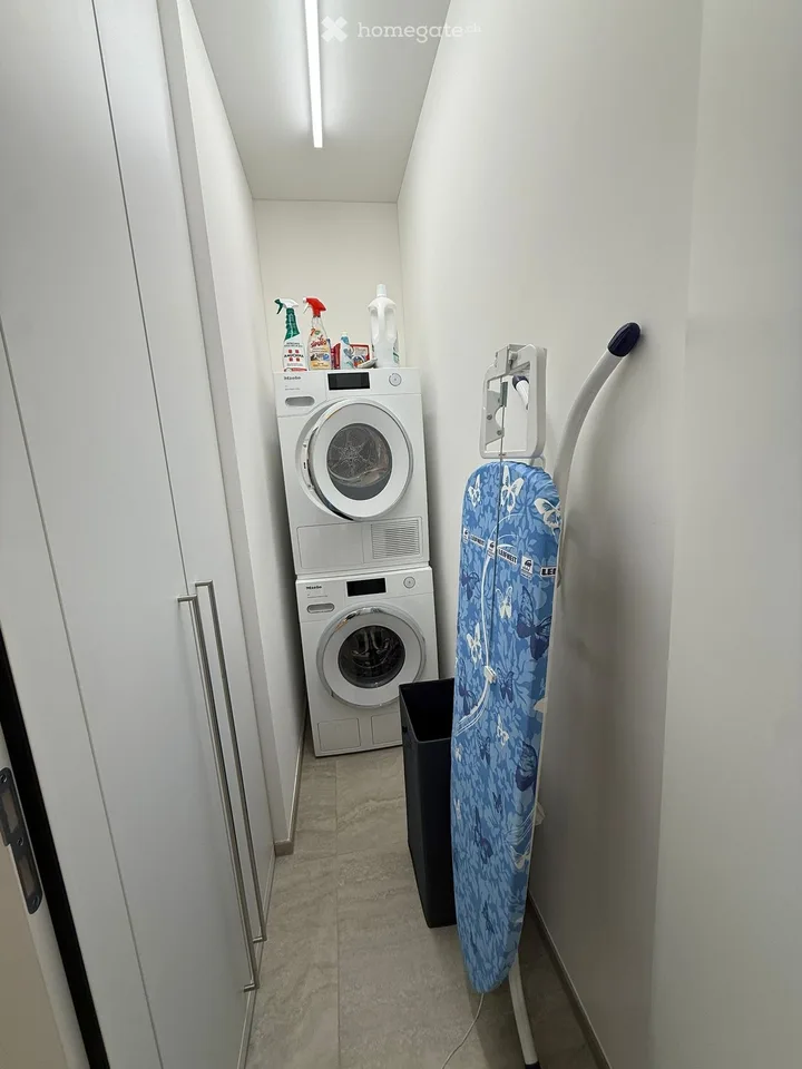 Uptown Wilen: Möblierte 2.5-Zimmer-Wohnung mit Balkon in Wilen b. Wollerau