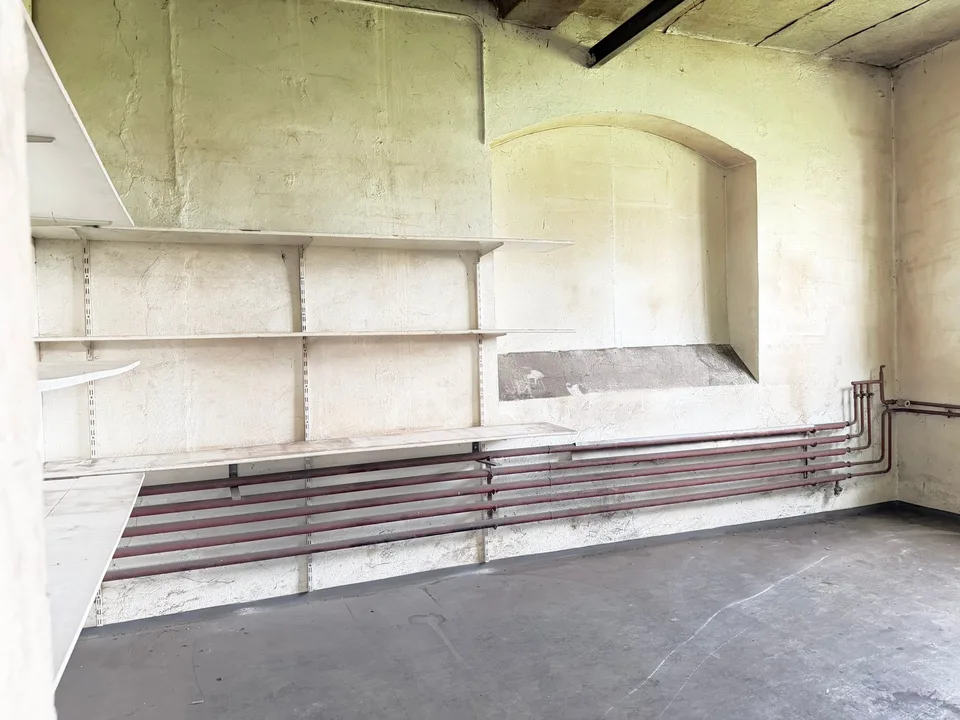 Spacious workshop for rent on Thorenbergstrasse in Lucerne