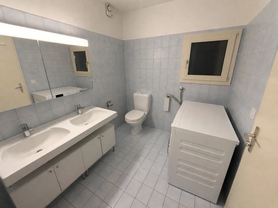 Helles 4,5-Zimmer-Wohnung mit Balkon - Im Zentrum von Avenches – Foto 6 von 7