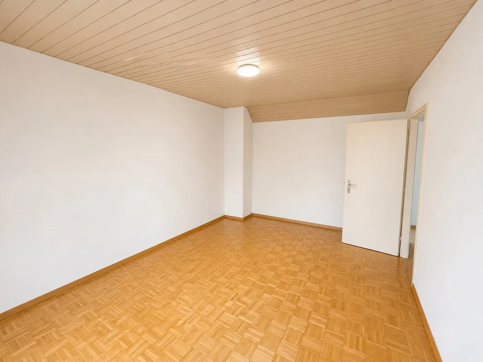 Helles 4,5-Zimmer-Wohnung mit Balkon - Im Zentrum von Avenches