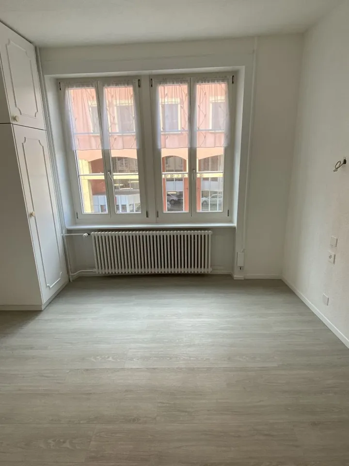 Geräumige 4.5-Zimmer-Wohnung im Herzen von Tramelan – Foto 7 von 9