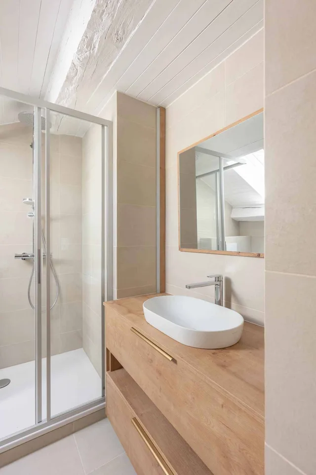 Zweigeschossiges Charmant-Wohnung mit 2.5 Zimmern
