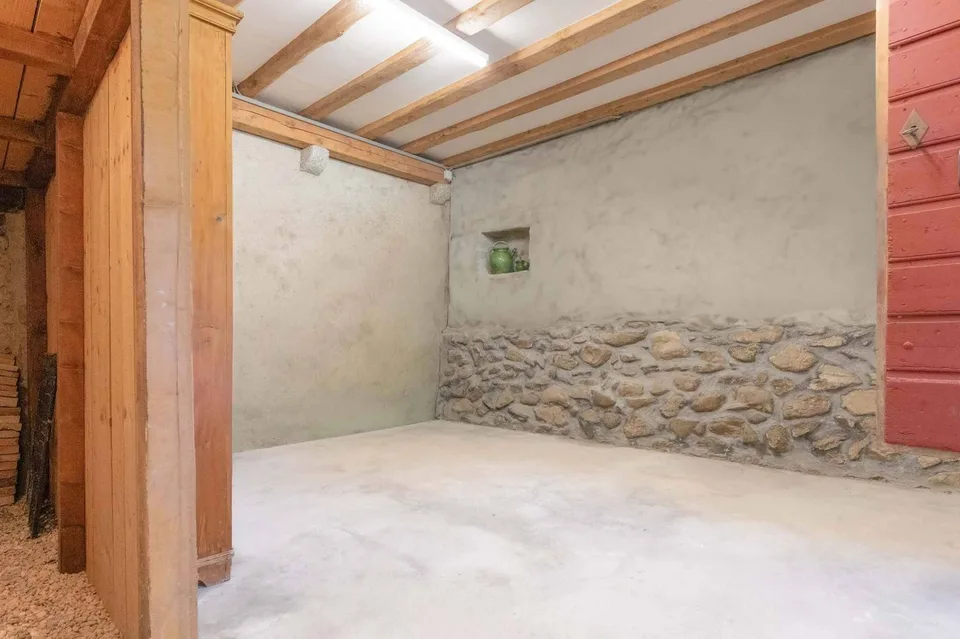 Zweigeschossiges Charmant-Wohnung mit 2.5 Zimmern