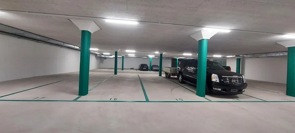 Tiefgaragenplätze oder Abstellplätze zu vermieten