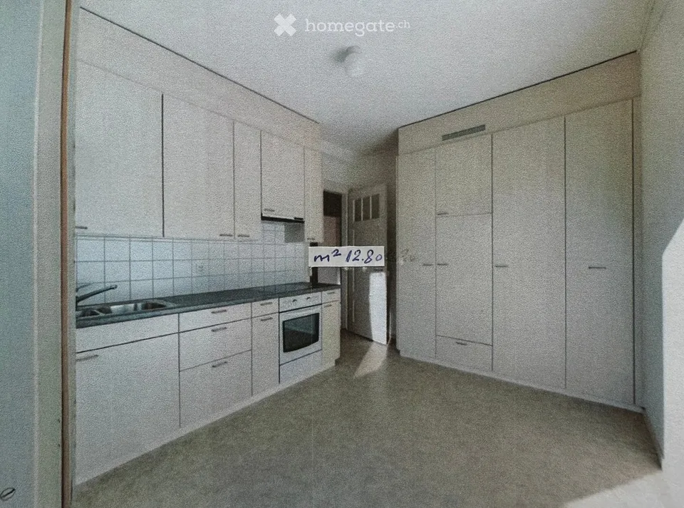 Incantevole appartamento 3 locali in vecchio edificio con balcone su Allschwilerstrasse, Basilea