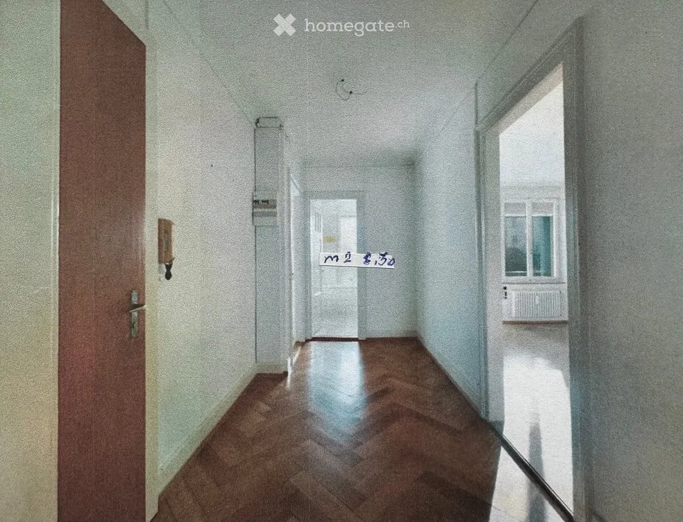 Incantevole appartamento 3 locali in vecchio edificio con balcone su Allschwilerstrasse, Basilea