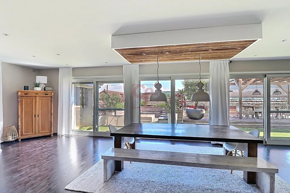Magnifica casa padronale a Noreaz (340 m2)