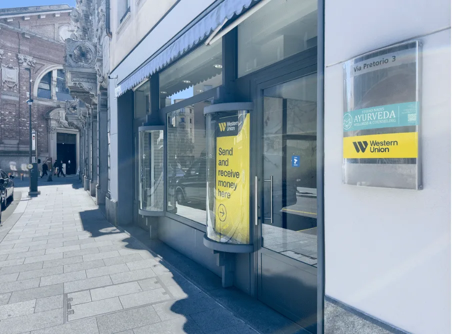 LUGANO CENTRO – Prestigioso spazio commerciale con ampia vetrina e straordinaria visibilità