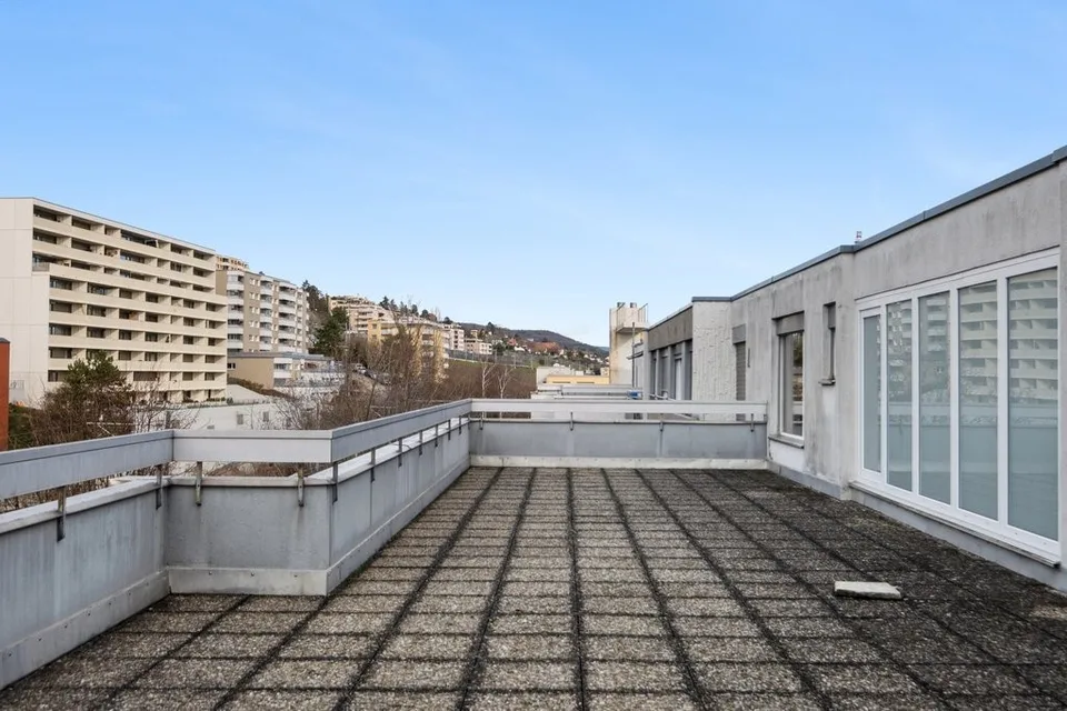 1. MIETE ANGEBOten - Großes 5.5 Zimmer helles Apartment mit Terrasse und Aussicht – Foto 9 von 12