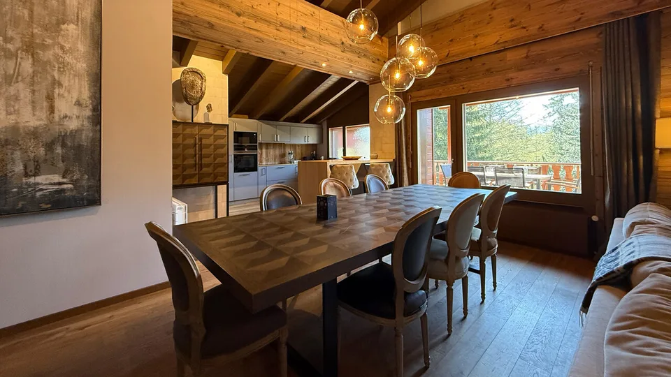 LOC 204 - PALM SPRINGS - ATTIC