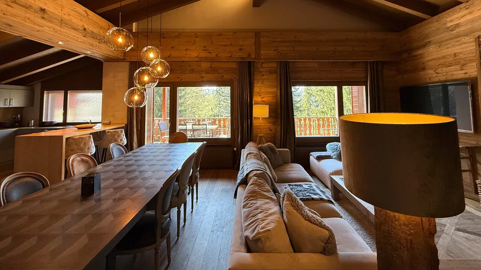 LOC 204 - PALM SPRINGS - ATTIC