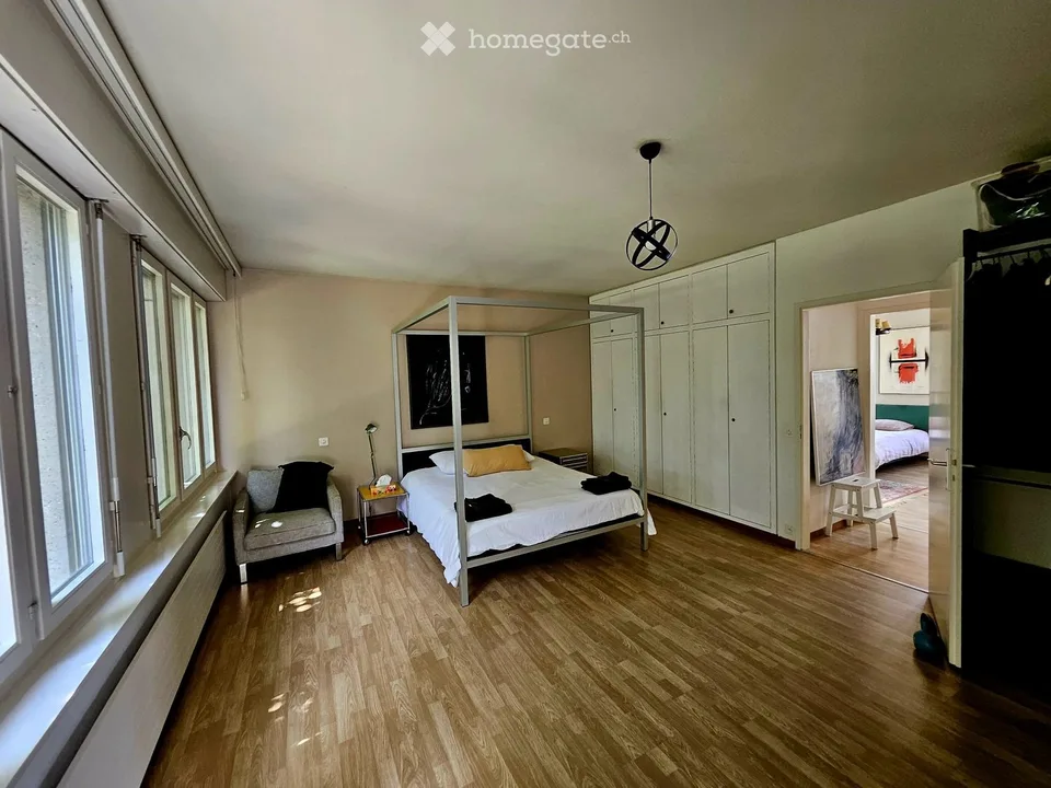 Modern & Spacious Furnished Villa with Large Garden