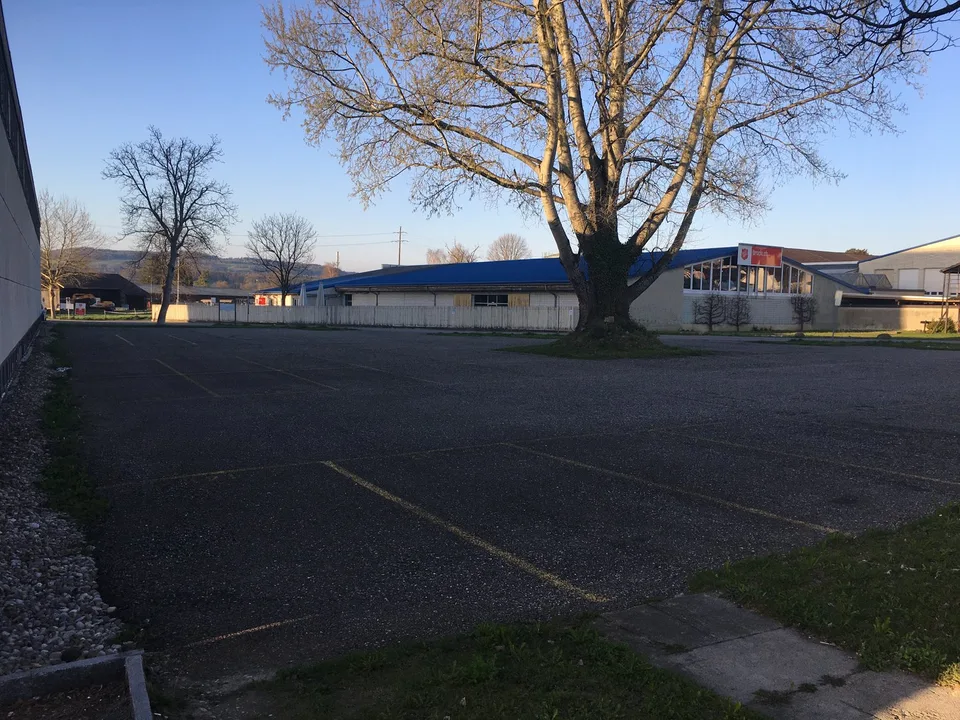 Posto di parcheggio all'aperto nella zona industriale "Langdorf"