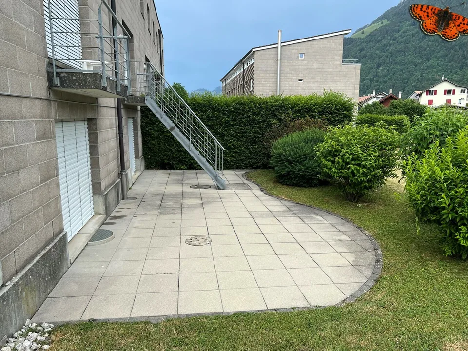 GRANDE APPARTAMENTO DI 4½ LOCALI DI 150 M² - Terrazza a livello del suolo
