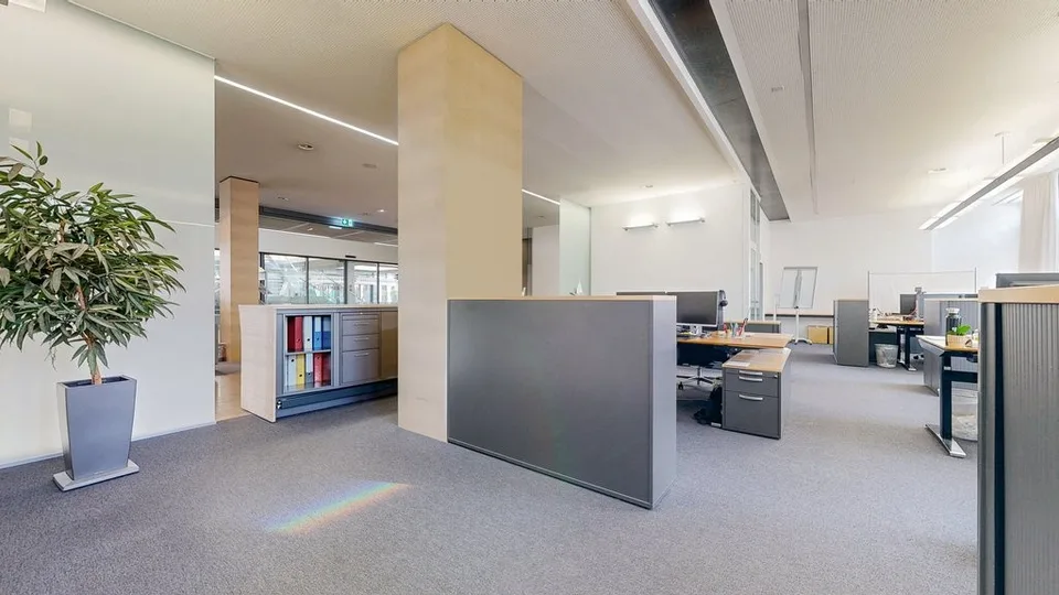 316 m2 Gewerbe- / Praxisfläche im Inside Dübendorf