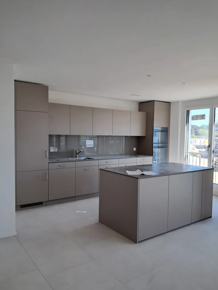 Premier location : Appartement moderne 4,5 pièces à Hagenbüel, Illnau