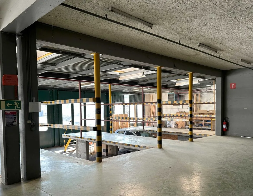 Espace de stockage et commercial Centre A 16